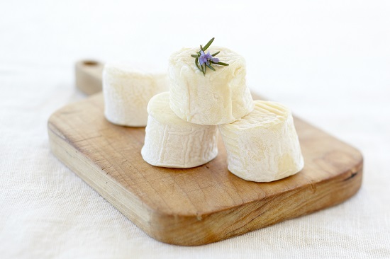 Kozji sir – sastav, lekovitost, upotreba i recepti